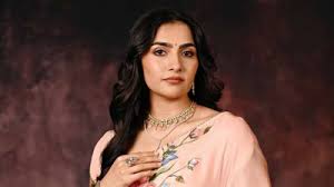 रुक्मिणी वसंत अखिल भारतीय अभिनेत्री के रूप में उभरीं - न्यूज़ टुडे